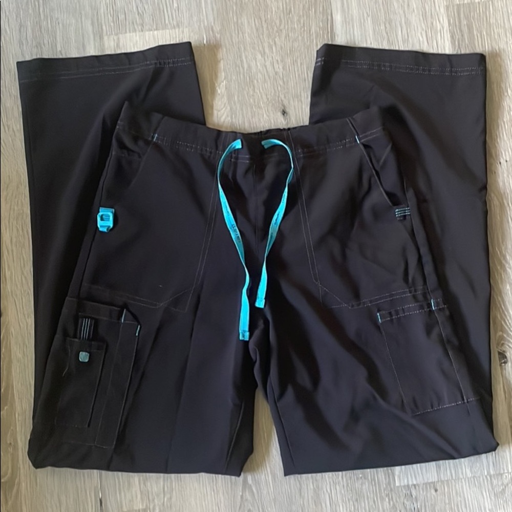 Women’s carhartt cross flex scrubs